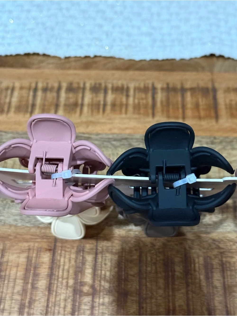 piper•k 🌺Flower Pop Grip Hair Clip Set — Cream, Mauve, Brown, Black NWT